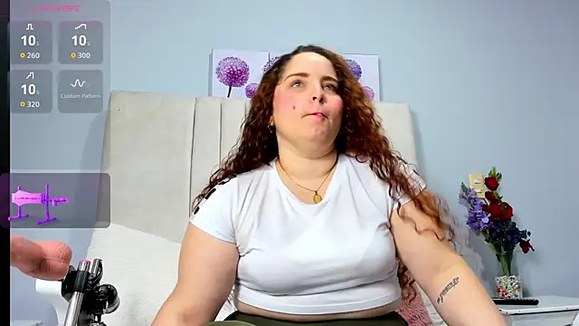 Snapshot of AmandaaWats chatting on 12/02/25, 07:42 AmandaaWats online show from 12/02/25, 07:42