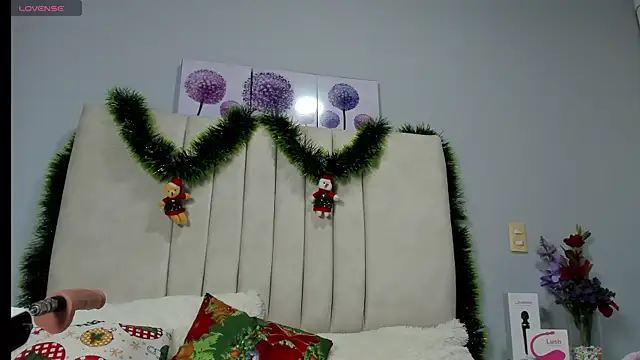 Snapshot of AmandaaWats chatting on 12/13/25, 07:53 AmandaaWats online show from 12/13/25, 07:53