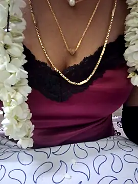 Snapshot of jasminetaml chatting on 10/10/25, 07:35 jasminetaml online show from 10/10/25, 07:35