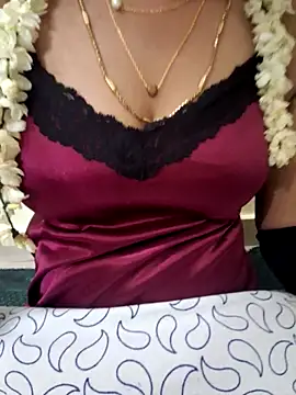 Snapshot of jasminetaml chatting on 10/11/25, 08:13 jasminetaml online show from 10/11/25, 08:13