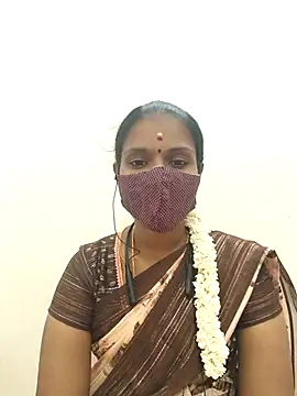 Snapshot of Tamil_Yalini12 chatting on 10/06/25, 04:59 Tamil Yalini12 online show from 10/06/25, 04:59