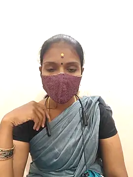 Snapshot of Tamil_Yalini12 chatting on 10/07/25, 06:38 Tamil Yalini12 online show from 10/07/25, 06:38