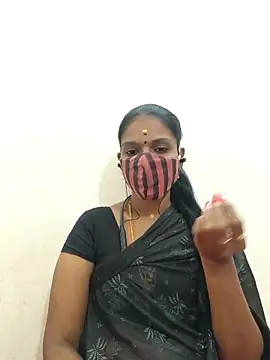 Snapshot of Tamil_Yalini12 chatting on 10/11/25, 04:44 Tamil Yalini12 online show from 10/11/25, 04:44