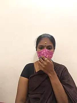 Snapshot of Tamil_Yalini12 chatting on 10/14/25, 06:42 Tamil Yalini12 online show from 10/14/25, 06:42