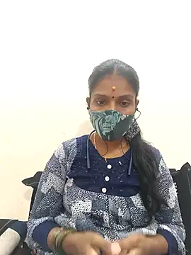 Snapshot of Tamil_Yalini12 chatting on 10/26/25, 08:04 Tamil Yalini12 online show from 10/26/25, 08:04