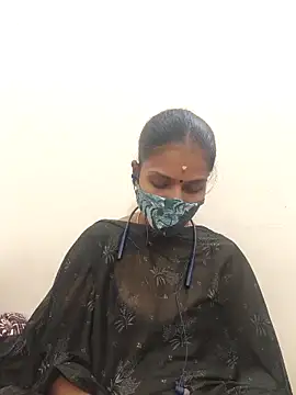 Snapshot of Tamil_Yalini12 chatting on 11/05/25, 03:12 Tamil Yalini12 online show from 11/05/25, 03:12