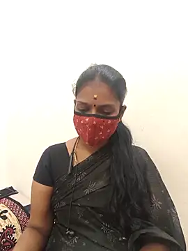 Snapshot of Tamil_Yalini12 chatting on 11/21/25, 08:07 Tamil Yalini12 online show from 11/21/25, 08:07