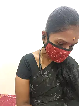 Snapshot of Tamil_Yalini12 chatting on 11/23/25, 01:11 Tamil Yalini12 online show from 11/23/25, 01:11