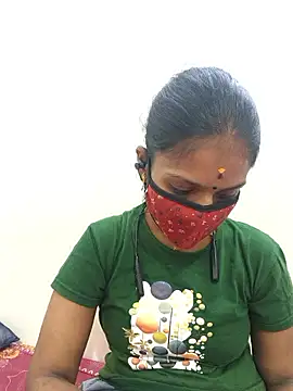 Snapshot of Tamil_Yalini12 chatting on 11/24/25, 09:14 Tamil Yalini12 online show from 11/24/25, 09:14