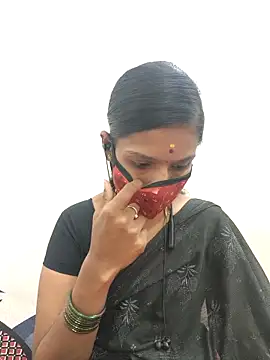Snapshot of Tamil_Yalini12 chatting on 11/25/25, 12:16 Tamil Yalini12 online show from 11/25/25, 12:16