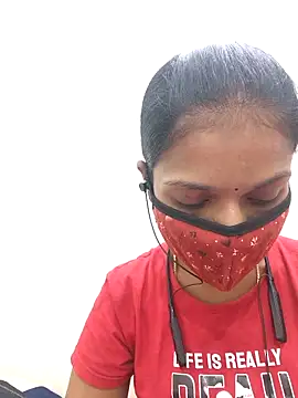 Snapshot of Tamil_Yalini12 chatting on 11/28/25, 04:59 Tamil Yalini12 online show from 11/28/25, 04:59