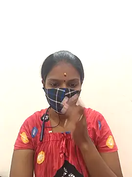 Snapshot of Tamil_Yalini12 chatting on 12/14/25, 01:49 Tamil Yalini12 online show from 12/14/25, 01:49
