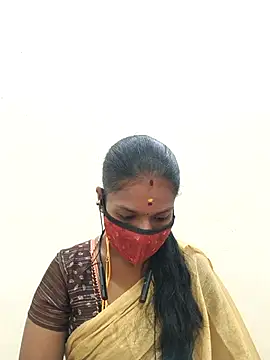 Snapshot of Tamil_Yalini12 chatting on 01/16/26, 06:28 Tamil Yalini12 online show from 01/16/26, 06:28