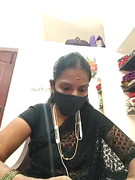 Snapshot of Tamil_Yalini12 chatting on 02/26/26, 02:05 Tamil Yalini12 online show from 02/26/26, 02:05