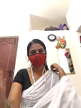 Snapshot of Tamil_Yalini12 chatting on 03/06/26, 08:11 Tamil Yalini12 online show from 03/06/26, 08:11