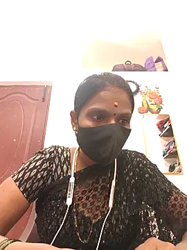 Snapshot of Tamil_Yalini12 chatting on 03/18/26, 04:54 Tamil Yalini12 online show from 03/18/26, 04:54