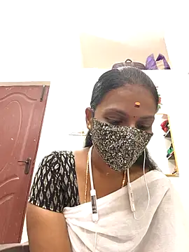 Snapshot of Tamil_Yalini12 chatting on 03/24/26, 02:55 Tamil Yalini12 online show from 03/24/26, 02:55