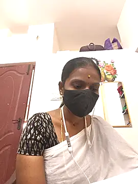 Snapshot of Tamil_Yalini12 chatting on 03/25/26, 06:41 Tamil Yalini12 online show from 03/25/26, 06:41