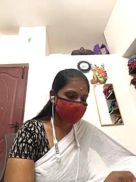 Snapshot of Tamil_Yalini12 chatting on 03/26/26, 02:44 Tamil Yalini12 online show from 03/26/26, 02:44