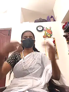 Snapshot of Tamil_Yalini12 chatting on 03/31/26, 05:35 Tamil Yalini12 online show from 03/31/26, 05:35