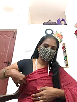 Snapshot of Tamil_Yalini12 chatting on 04/04/26, 10:13 Tamil Yalini12 online show from 04/04/26, 10:13