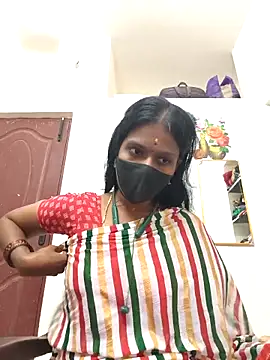 Snapshot of Tamil_Yalini12 chatting on 04/16/26, 06:14 Tamil Yalini12 online show from 04/16/26, 06:14