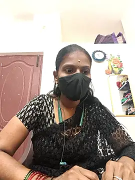 Snapshot of Tamil_Yalini12 chatting on 04/24/26, 05:26 Tamil Yalini12 online show from 04/24/26, 05:26