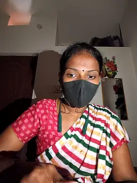 Snapshot of Tamil_Yalini12 chatting on 04/27/26, 04:21 Tamil Yalini12 online show from 04/27/26, 04:21