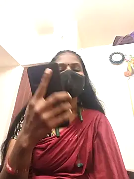 Snapshot of Tamil_Yalini12 chatting on 04/29/26, 05:44 Tamil Yalini12 online show from 04/29/26, 05:44