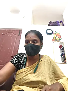 Snapshot of Tamil_Yalini12 chatting on 04/29/26, 05:30 Tamil Yalini12 online show from 04/29/26, 05:30