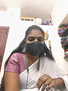 Snapshot of Tamil_Yalini12 chatting on 05/15/26, 02:13 Tamil Yalini12 online show from 05/15/26, 02:13