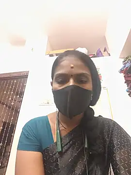 Snapshot of Tamil_Yalini12 chatting on 06/12/26, 09:41 Tamil Yalini12 online show from 06/12/26, 09:41