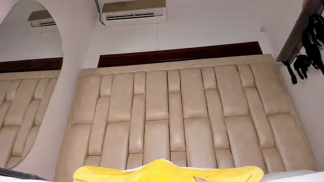 VioletSantorini online show from 09/30/25, 02:55