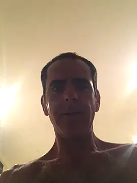 tiago1981pt online show from 11/02/25, 01:52