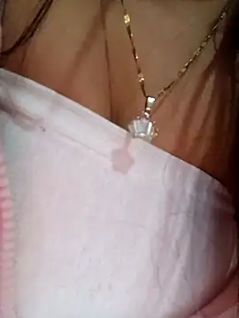 Snapshot of _Luna-1 chatting on 10/03/25, 02:58 Luna-1 online show from 10/03/25, 02:58