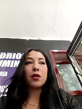 Snapshot of _Luna-1 chatting on 10/20/25, 03:12 Luna-1 online show from 10/20/25, 03:12