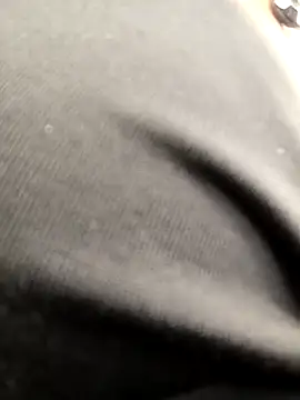 Snapshot of _Luna-1 chatting on 10/24/25, 03:19 Luna-1 online show from 10/24/25, 03:19