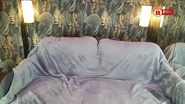 Snapshot of ThiccMady chatting on 11/07/25, 01:49 ThiccMady online show from 11/07/25, 01:49