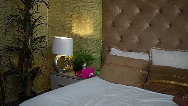 Snapshot of TiffanyTaboo chatting on 09/24/25, 07:28 TiffanyTaboo online show from 09/24/25, 07:28