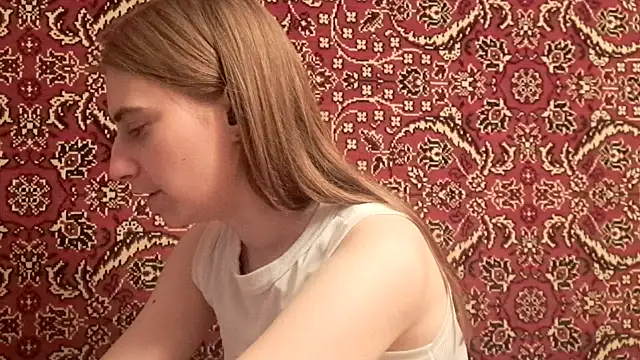 Snapshot of ivetabloom chatting on 09/21/25, 05:36 ivetabloom online show from 09/21/25, 05:36