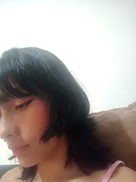 Snapshot of xoxo_milk chatting on 09/27/25, 04:23 xoxo milk online show from 09/27/25, 04:23