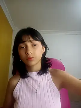 Snapshot of xoxo_milk chatting on 10/02/25, 04:47 xoxo milk online show from 10/02/25, 04:47