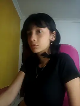 Snapshot of xoxo_milk chatting on 10/20/25, 05:35 xoxo milk online show from 10/20/25, 05:35