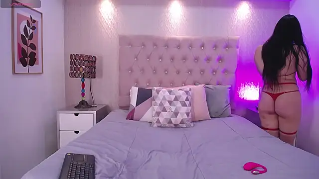 Snapshot of EmilyCley chatting on 09/29/25, 01:27 EmilyCley online show from 09/29/25, 01:27