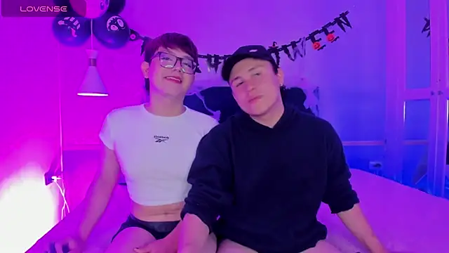 Boy2Boy Aheat online show from 10/17/25, 01:03