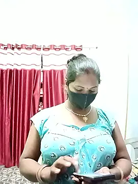 School medam online show from 10/26/25, 10:47