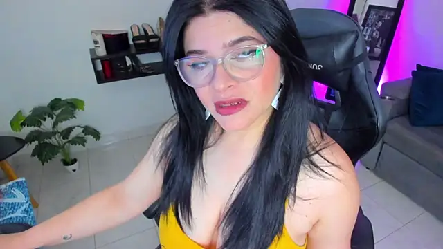 Snapshot of Miel_82 chatting on 09/26/25, 11:14 Miel 82 online show from 09/26/25, 11:14