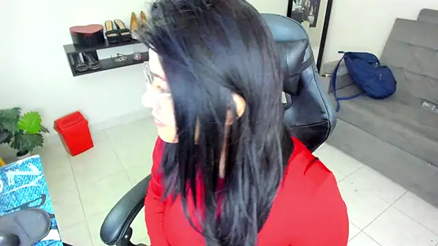 Snapshot of Miel_82 chatting on 11/04/25, 12:15 Miel 82 online show from 11/04/25, 12:15