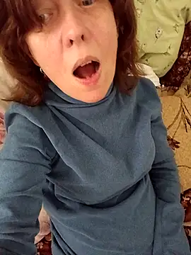 MARYNAMilff online show from 10/19/25, 08:37