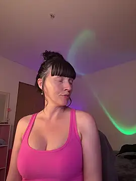 MaciiMayy online show from 07/31/26, 09:36
